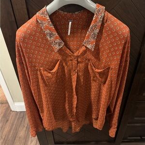Like New Free People autumnal floral button down flowy top- size large